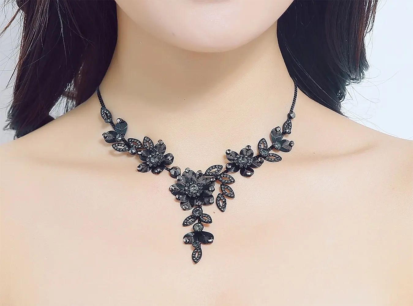 Belle-Miss-WINRY-Flower-Crystal-Necklace-Multi-Color-Jewelry-Gift-Cyprus WINRY flower necklace worn on a woman's neck, showcasing the 42cm length.