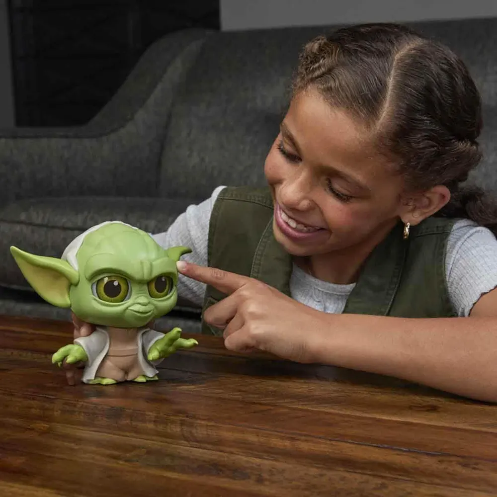 Star Wars Force N Telling Yoda Light + Sound official merchandise Cyprus girl playing